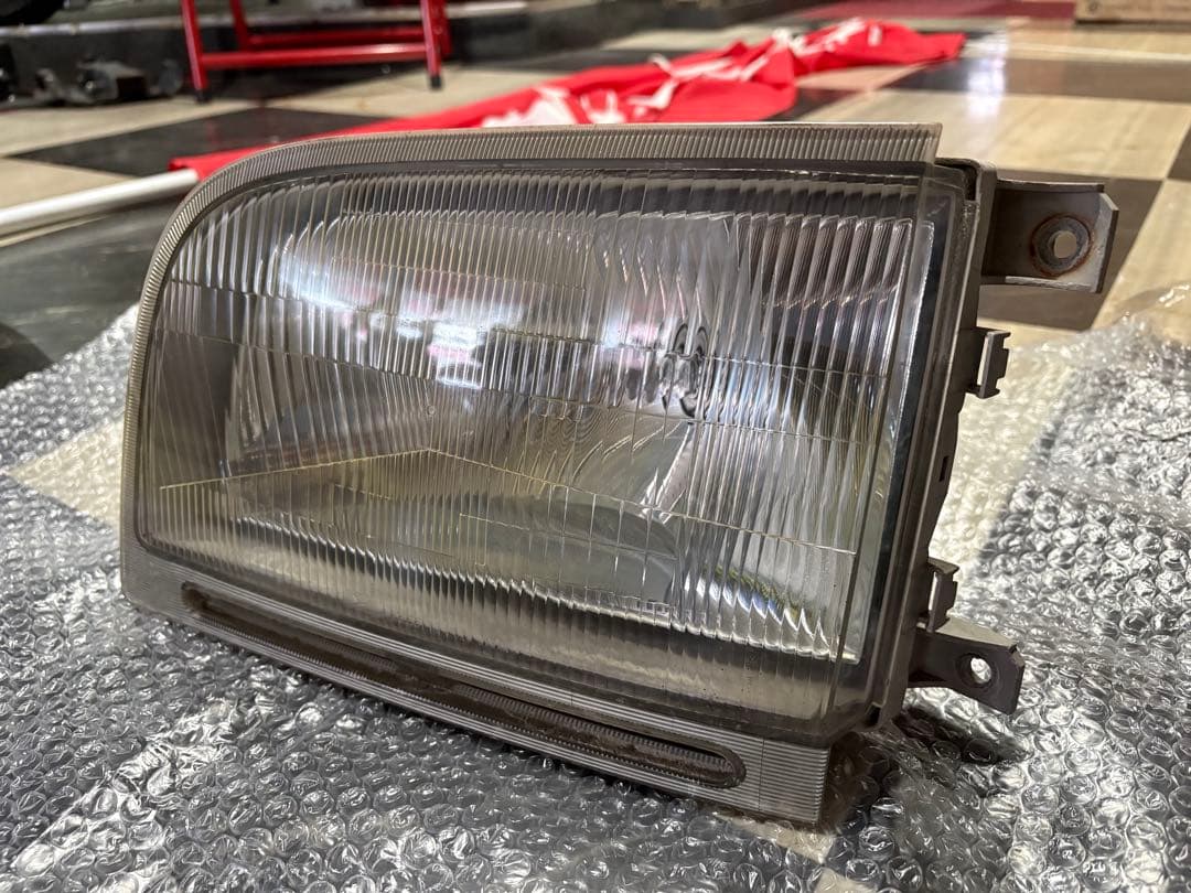 ⭐︎ダイハツ⭐︎ハイゼットトラック⭐︎S200P⭐︎前期⭐︎ヘッドライト⭐︎送料込み⭐︎