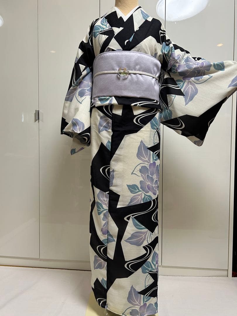 浴衣 ユカタ ゆかた ポリ100% Mサイズ 白✖️黒✖️薄い紫 M