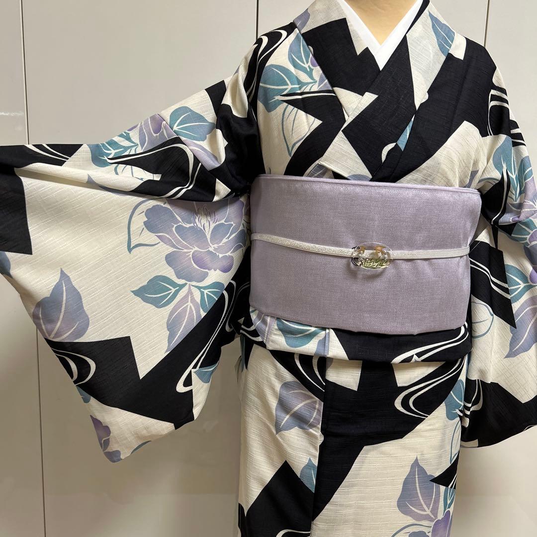浴衣 ユカタ ゆかた ポリ100% Mサイズ 白✖️黒✖️薄い紫 M