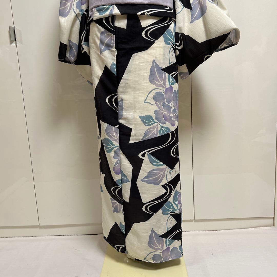 浴衣 ユカタ ゆかた ポリ100% Mサイズ 白✖️黒✖️薄い紫 M