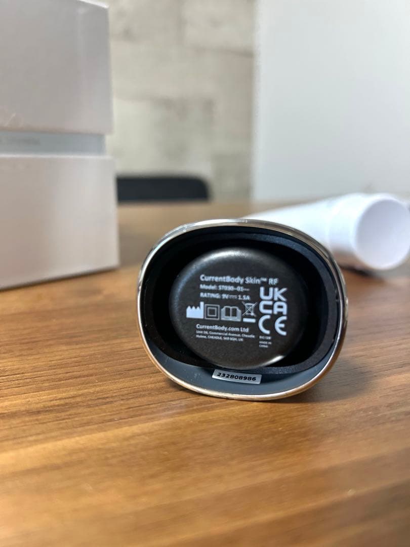 【中古極美品】CURRENT BODY RFラジオ派美顔器&新品専用美容液