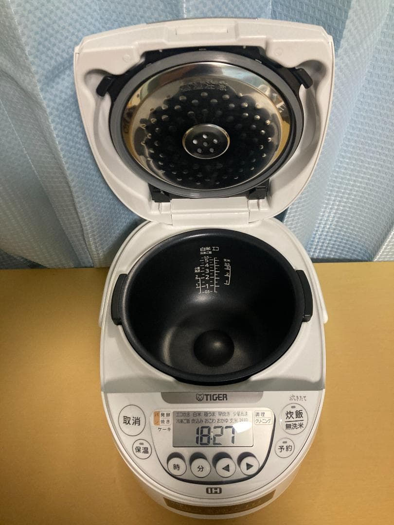 ★美品★2024年製　TIGER JPW-Y100 IHジャー炊飯器 1.0L