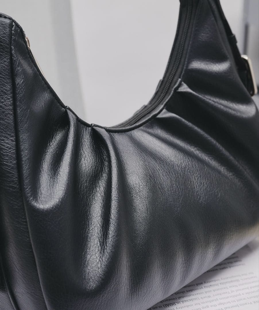 selle glant サイドデザインタックハーフムーンバッグ