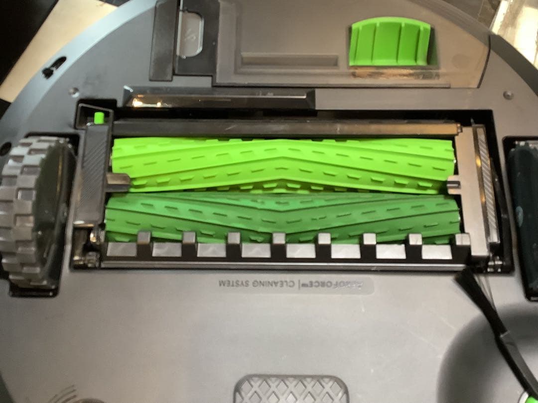 iRobot Roomba ルンバ j7+　ロボット掃除機