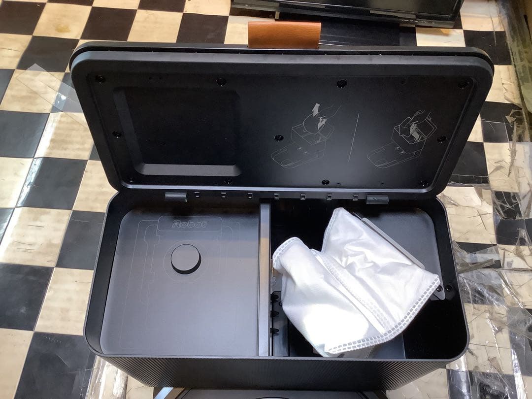 iRobot Roomba ルンバ j7+　ロボット掃除機