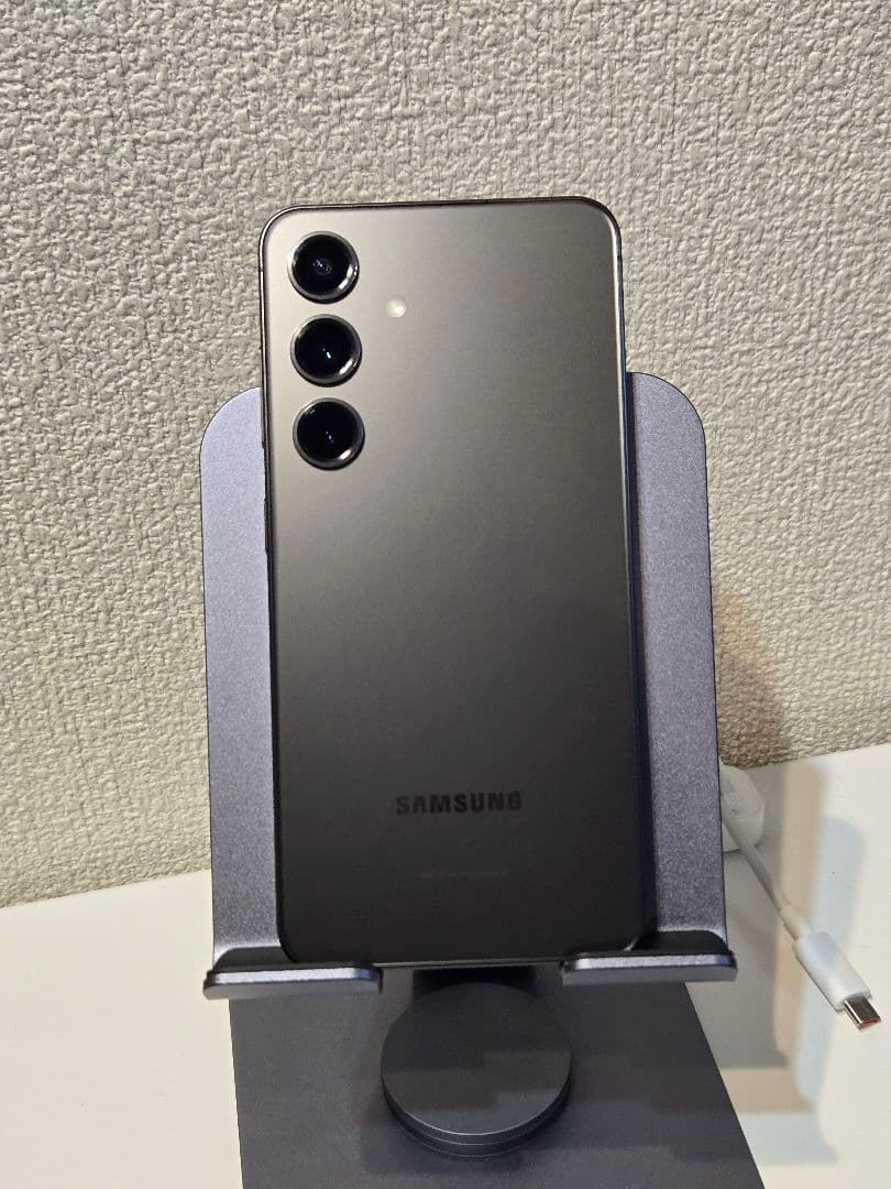 Galaxy S24 本体美品+ケース5つおまけ