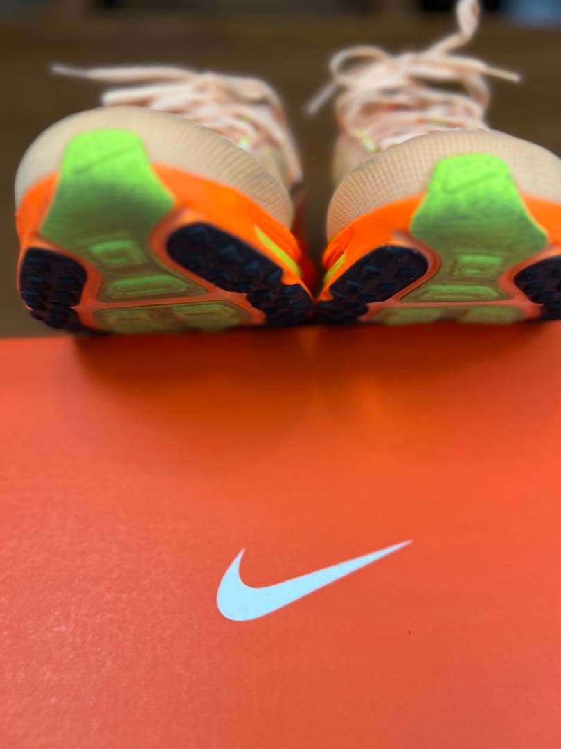 Nike ボメロ18 28.0ランニングシューズ ピーチオレンジ サイズ