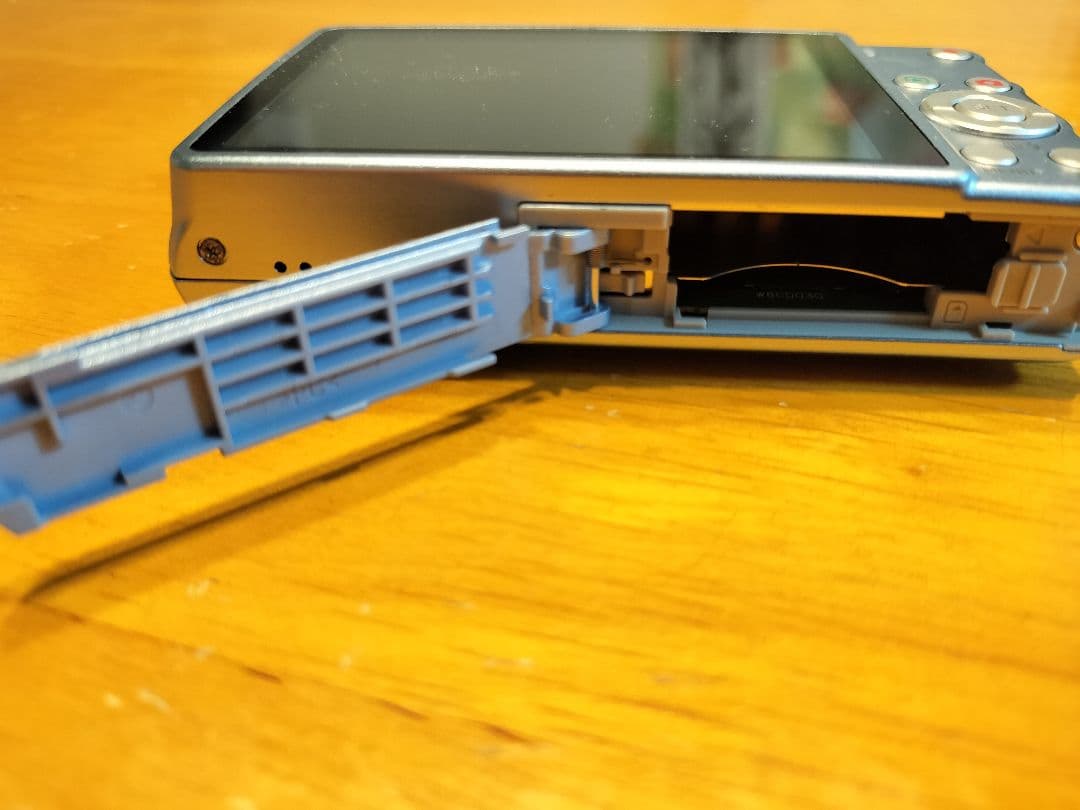 CASIO EXILIM EX-Z250 9.1MP デジタルカメラ