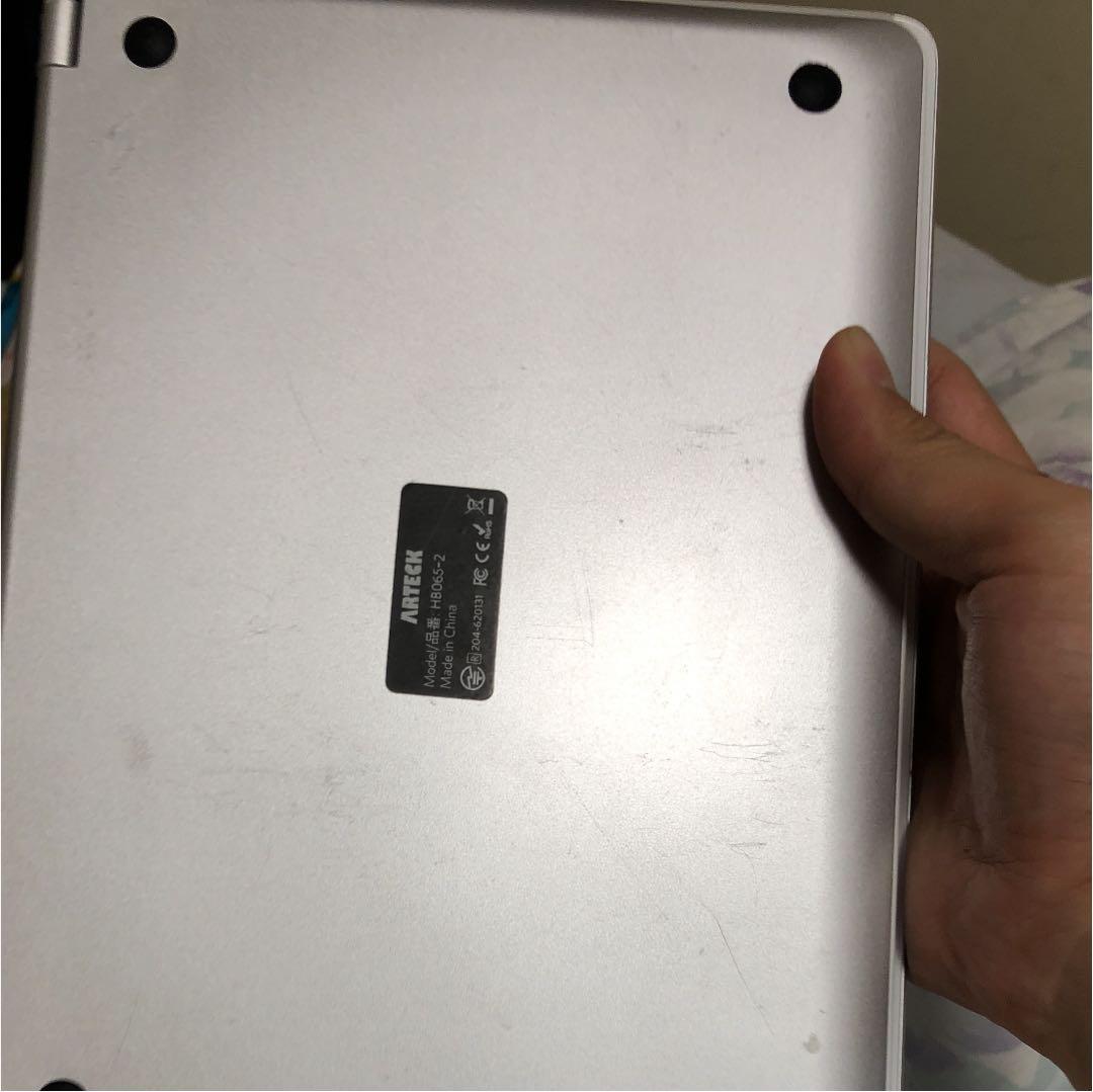 iPad 9.7 32GB、キーボード付き