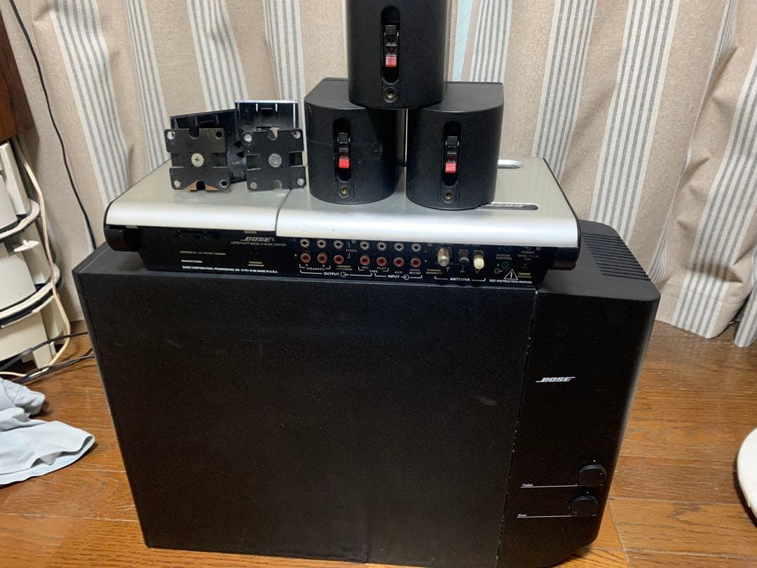 スピーカー・ウーファー bose Acoustimass