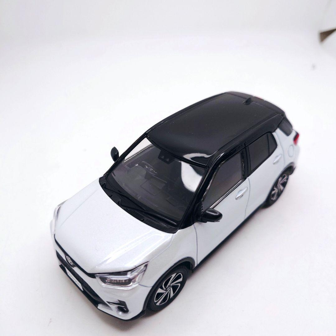 トヨタ ライズ カラーサンプル ミニカー 1/30 非売品