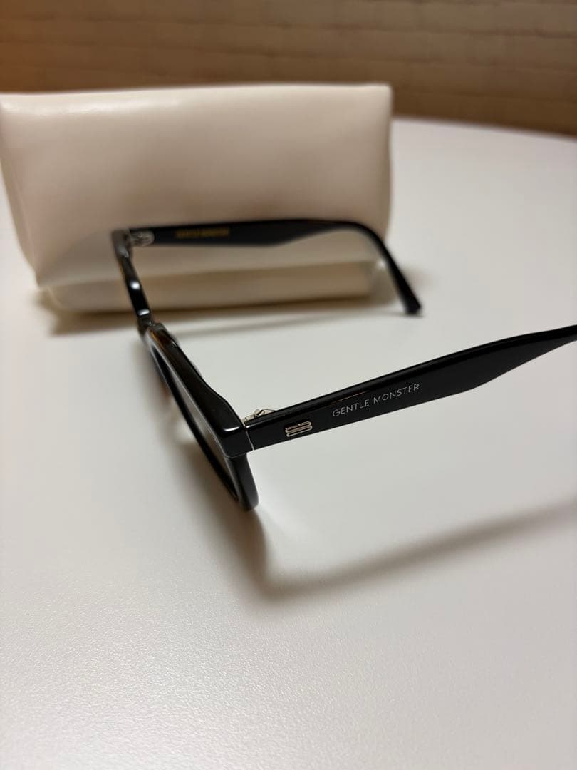 小物 GENTLE MONSTER Noma01