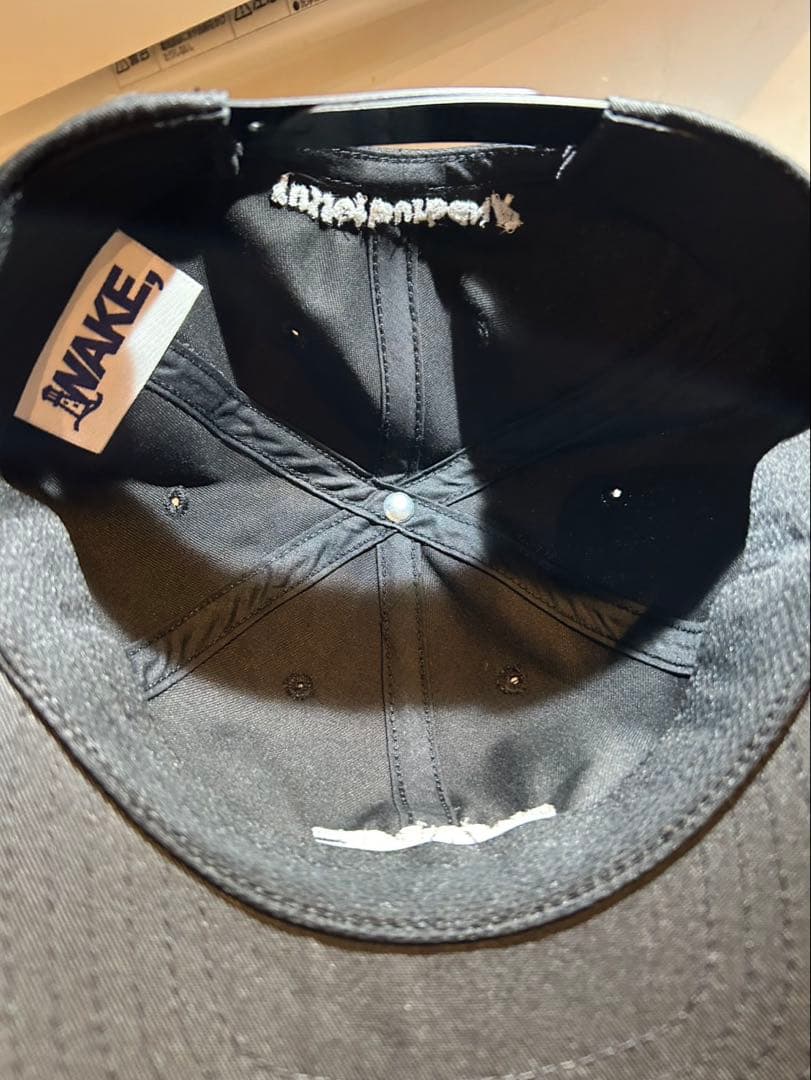 WAKE ブラックベースボールキャップ