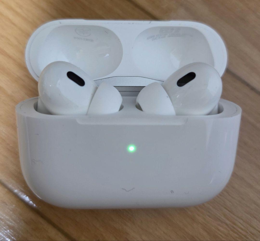 surf3747Apple AirPods Pro2 本体と充電ケース