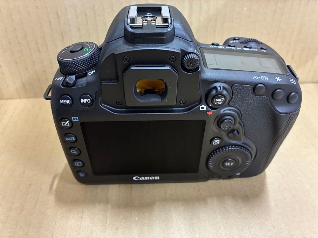 【新品未使用】Canon EOS 5D Mark IV ボディ 箱にダメージあり