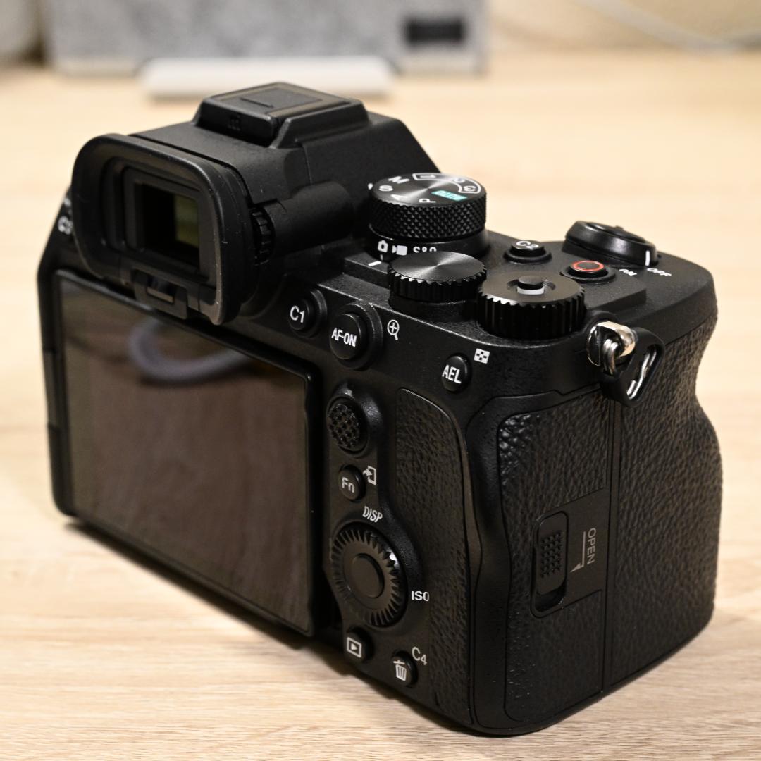 SONY α7 IV　ILCE-7M4　25年7月購入　2500枚以下