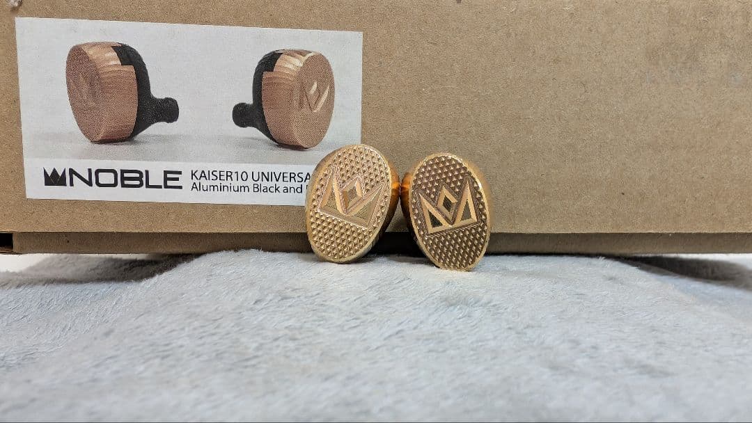 イヤホン Kaiser 10 Universal Black & Rose Gold