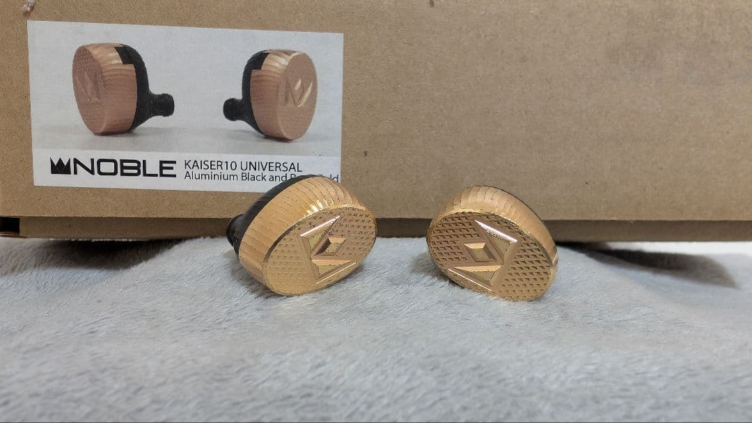 イヤホン Kaiser 10 Universal Black & Rose Gold