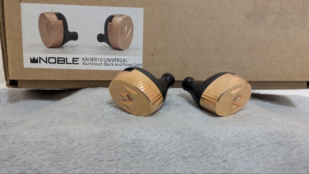 イヤホン Kaiser 10 Universal Black & Rose Gold