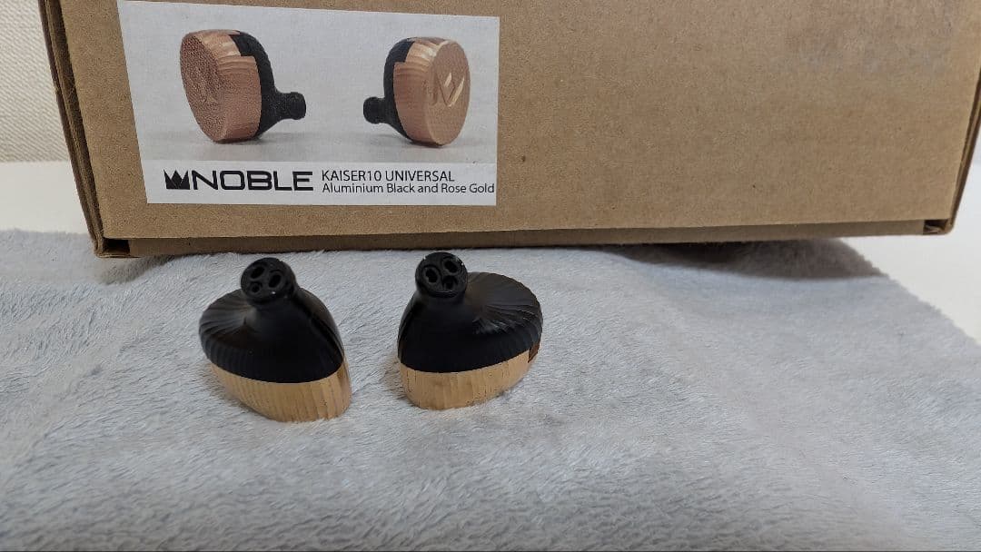 イヤホン Kaiser 10 Universal Black & Rose Gold
