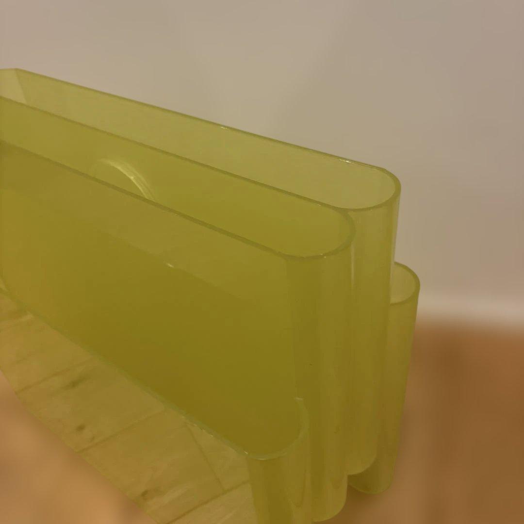 Kartell カルテルマガジンラック　イエローグリーン