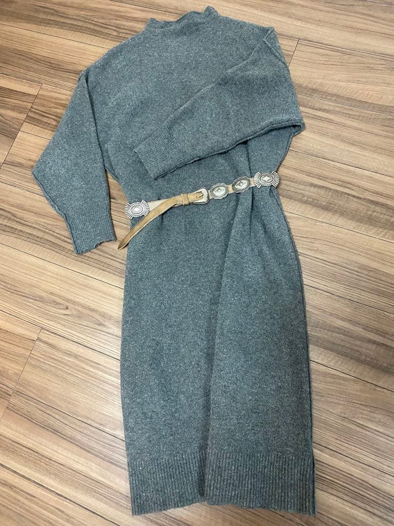 Puntovitaシルバーコンチョ付レザーベルト/ウィムガゼット/グレー