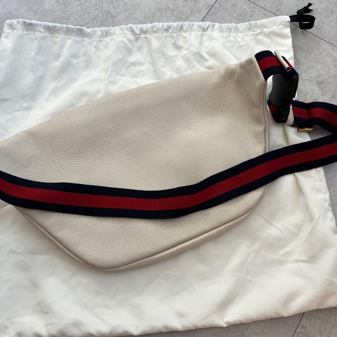 GUCCI ♡ロゴボディバッグ・ウエストポーチ