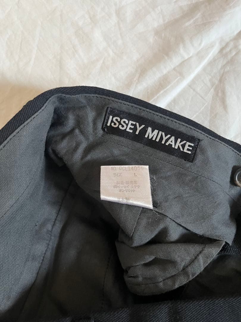 ISSEY MIYAKE スラックス　ワイドテーパード