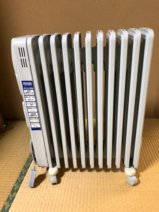 オイルヒーター　（デロンギ）