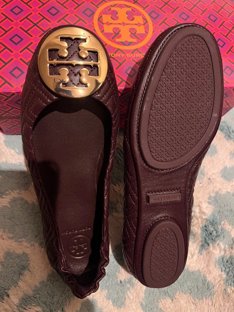 Tory Burch ダークブラウン フラットシューズ