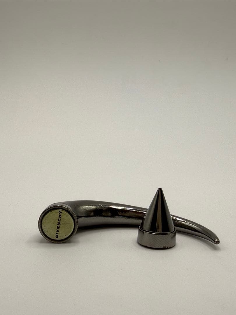 GIVENCHY ホーン ピアス 53mm シルバー
