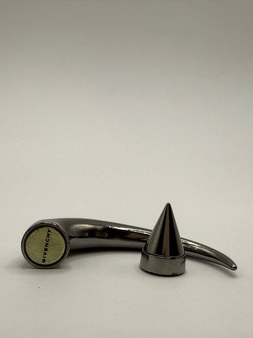 GIVENCHY ホーン ピアス 53mm シルバー