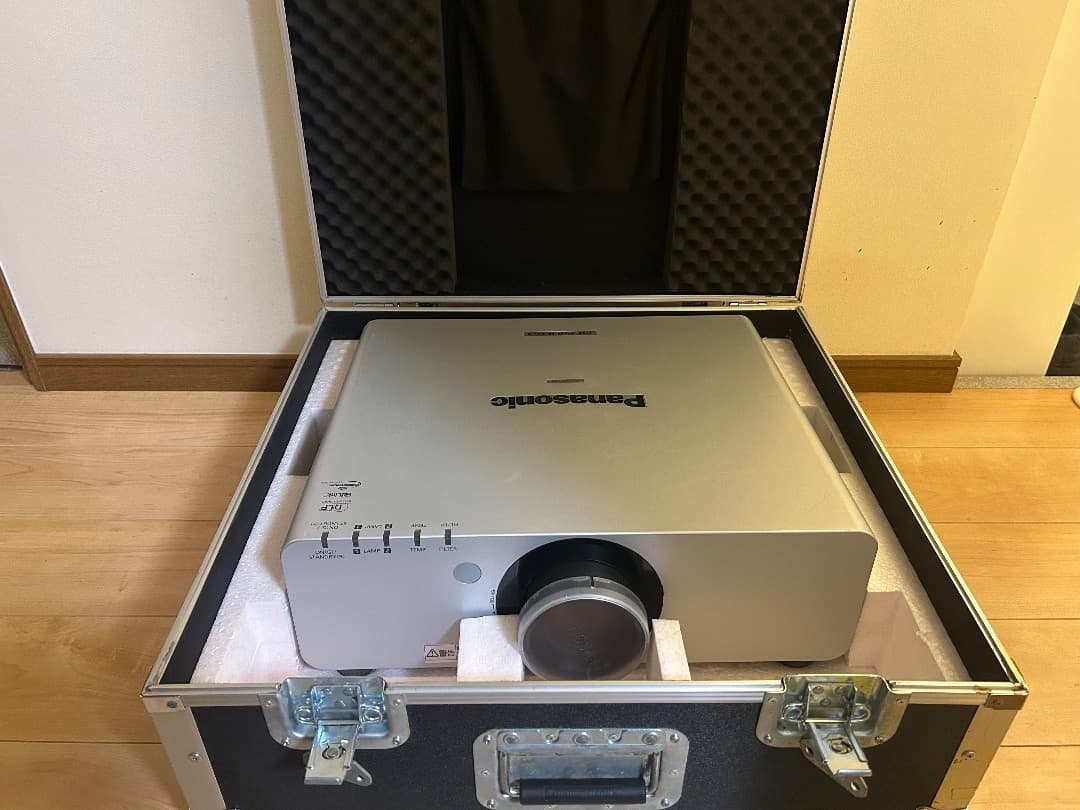 Panasonic PT-DW740 WXGA ★7000ルーメン