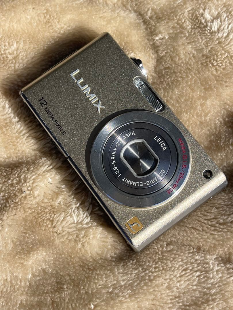 Panasonic LUMIX DMC-FX40 ゴールド
