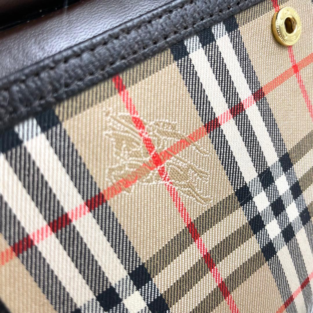 美品⭐️バーバリー ノバチェック シャドー ホースロゴ クラッチバッグ ポーチ金