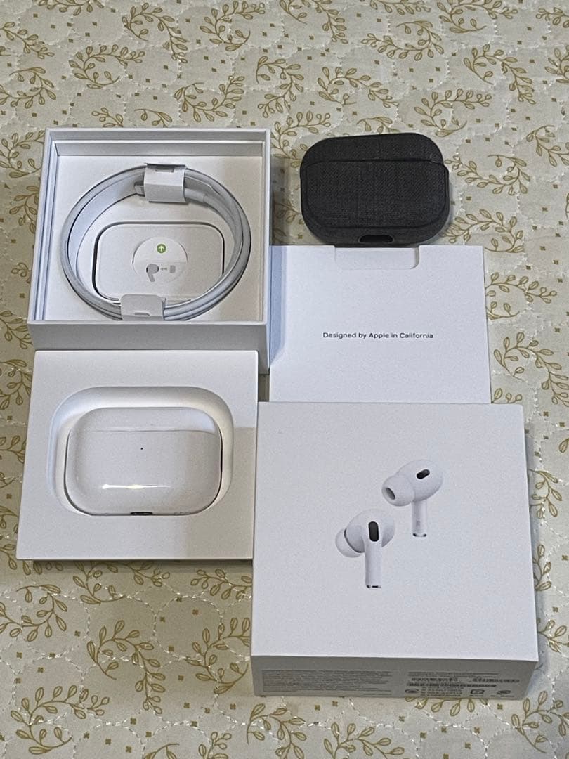 AirPods Pro（第2世代）MagSafe対応充電ケース カバーおまけ付き