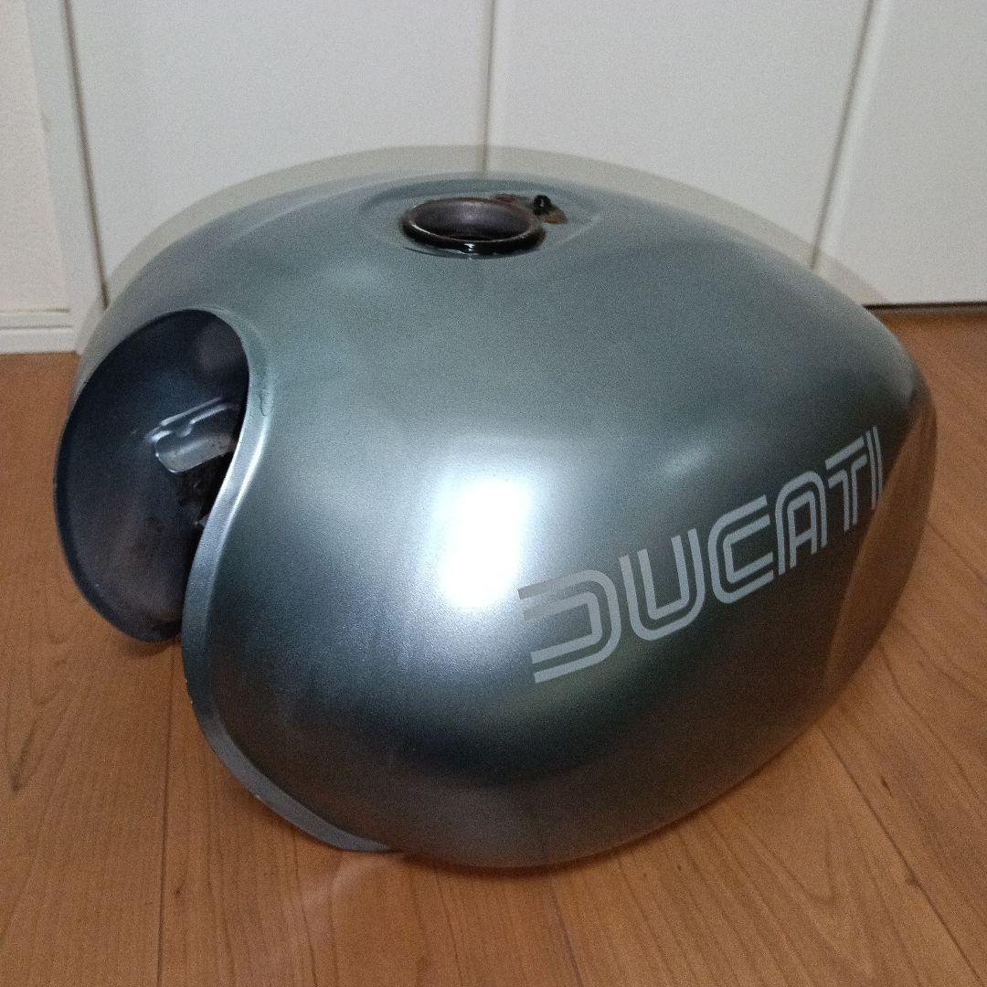 カワサキ　エストレヤ　タンク　 キャブレター使用