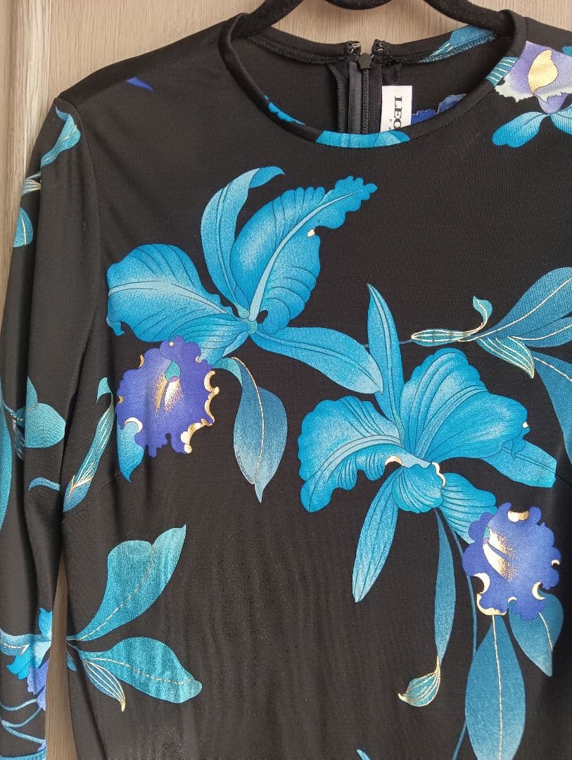 ♥連休大幅値下げ 超美品♥レオナール 花柄 長袖トップス