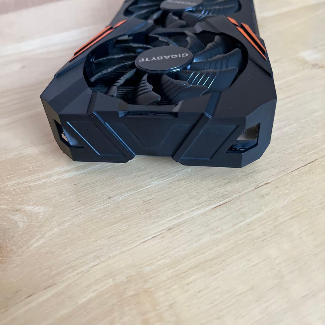 GIGABYTE GEFORCE GTX 1070 箱付き