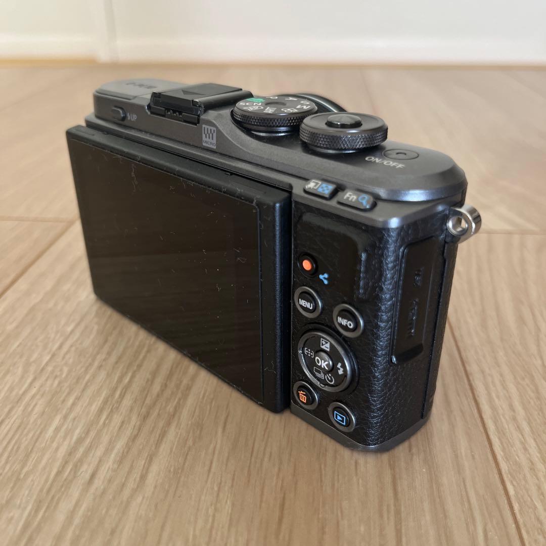 OLYMPUS ミラーレス一眼 PEN E-PL10 バンケーキズームレンズ付