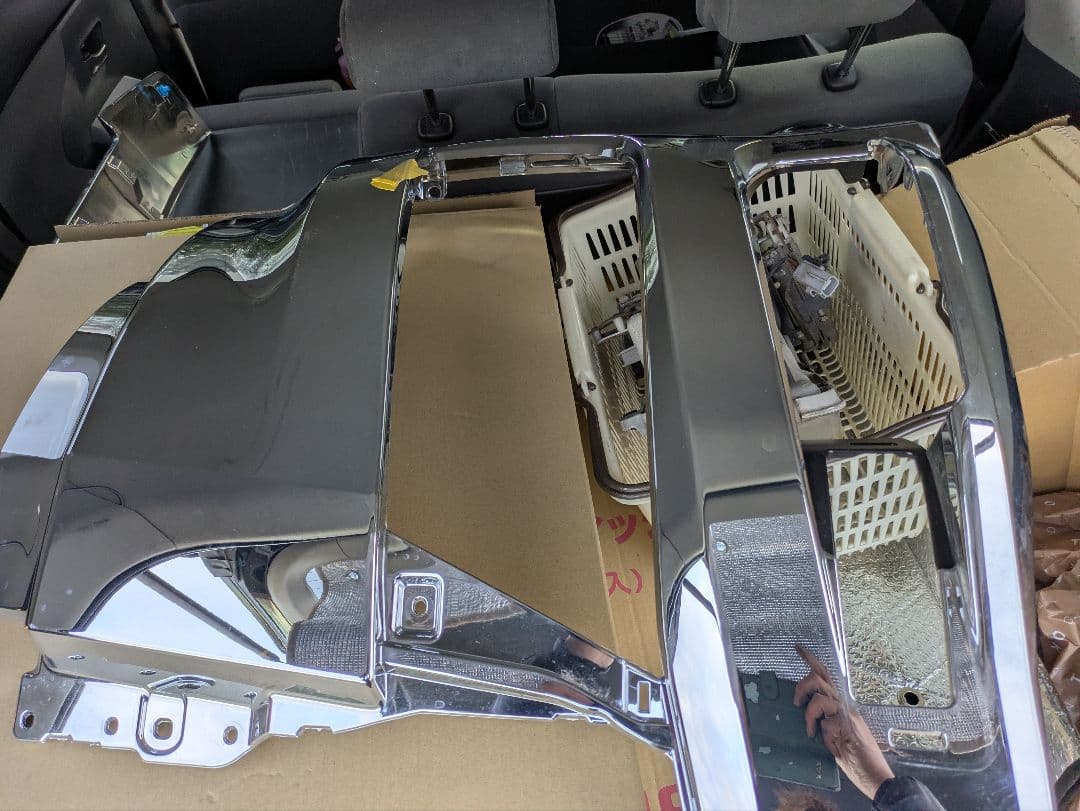 プロフィアバンパーカバーメッキ純正品