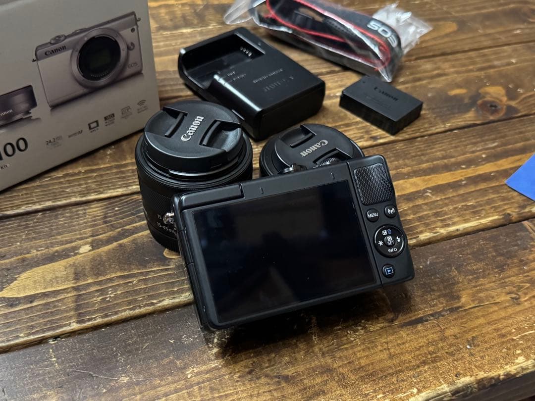 canon EOS M100 レンズキット 【ほぼ新品】