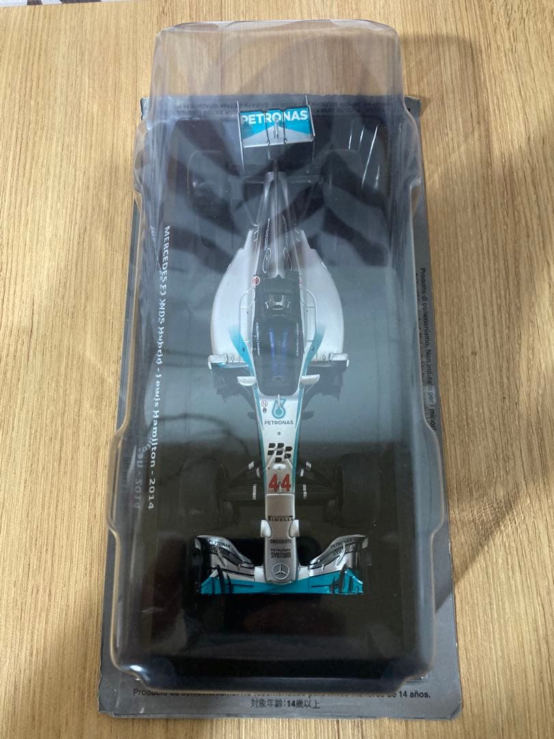 一台限定入荷　日本未発売　ビッグスケールF1コレクション　メルセデス　W05