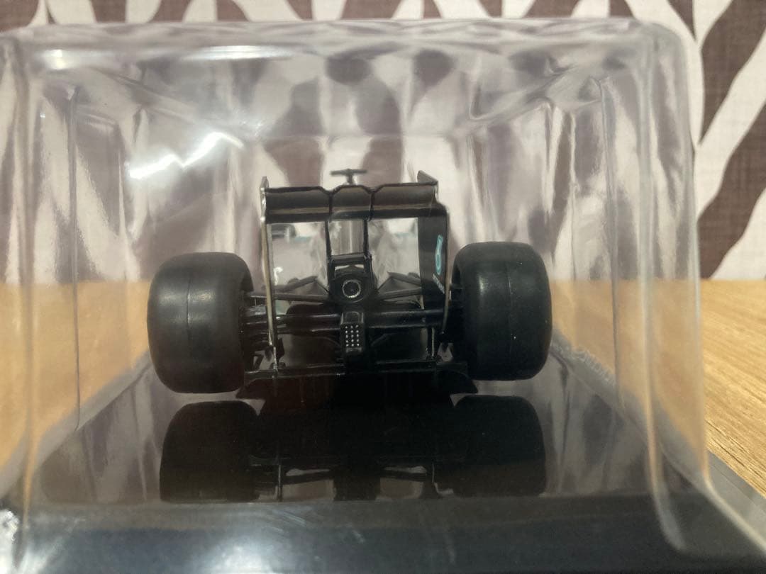 一台限定入荷　日本未発売　ビッグスケールF1コレクション　メルセデス　W05