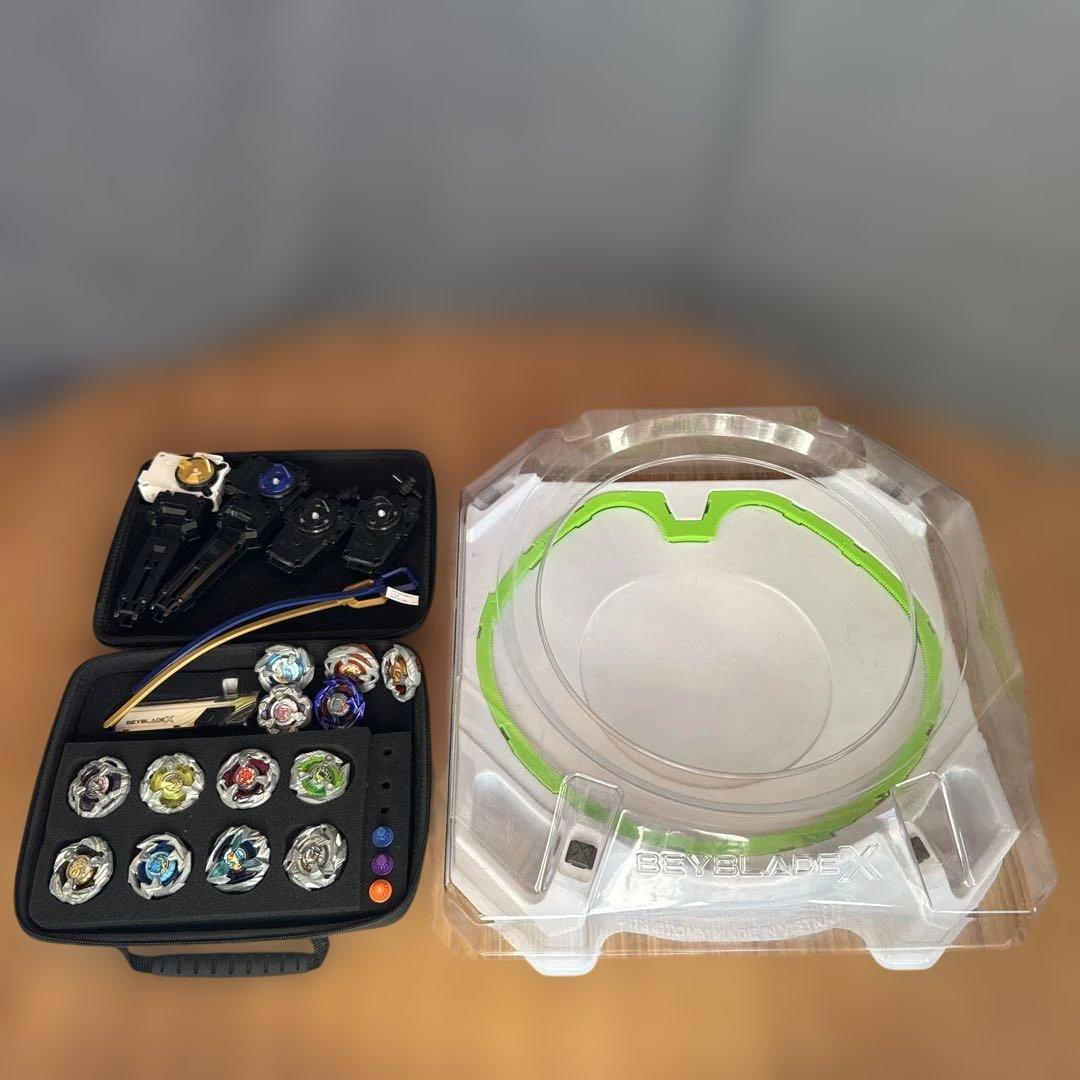 BAYBLADE X まとめ売り13個他、ケース、公式スタジアムつき