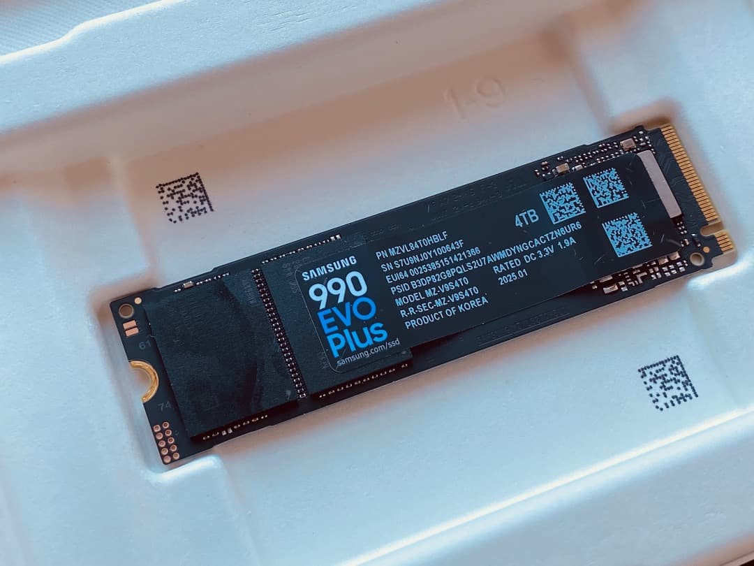Samsung 990 EVO Plus 4TB PCIe Gen 4.0 ×4