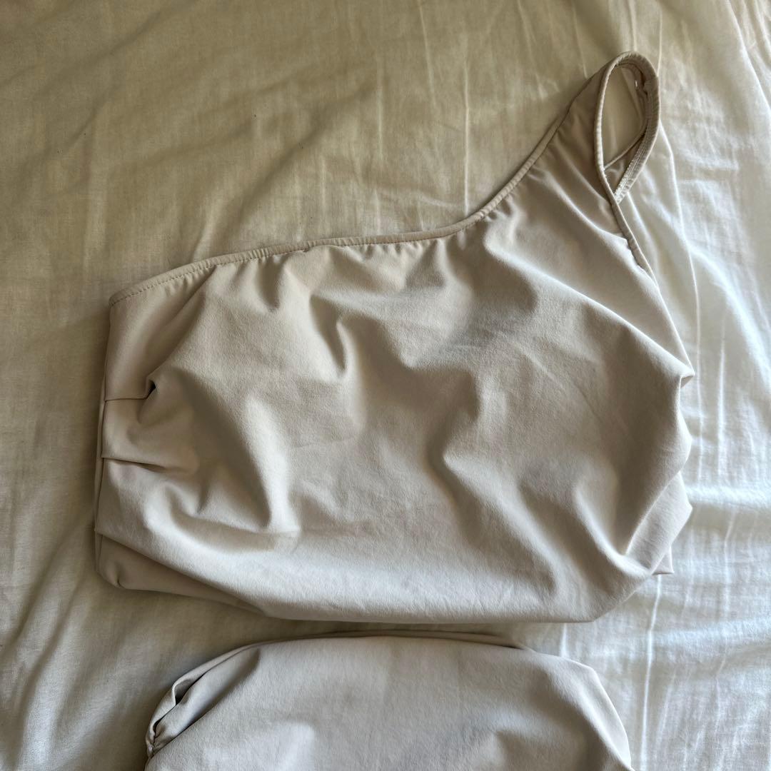 【未使用に近い】ETRE TOKYO｜サイドタックワンショルダースイムウェア