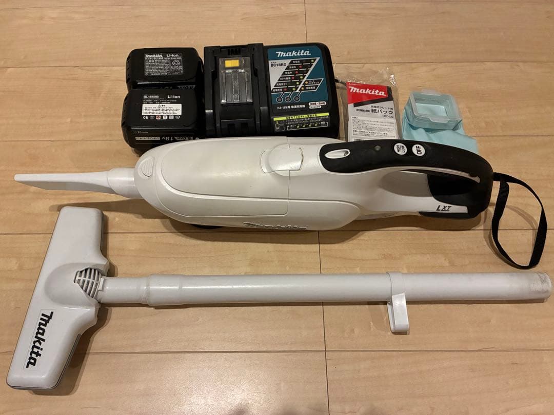 ⭐️ マキタ 充電式クリーナー CL182FD+充電器+バッテリー×2個