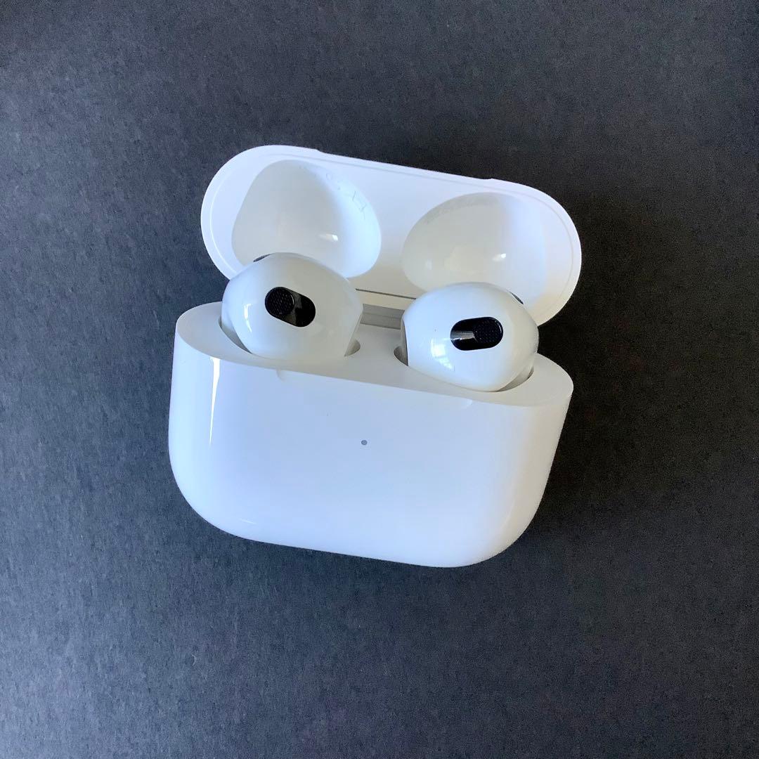 Apple AirPods（第3世代）Lightningケース付き