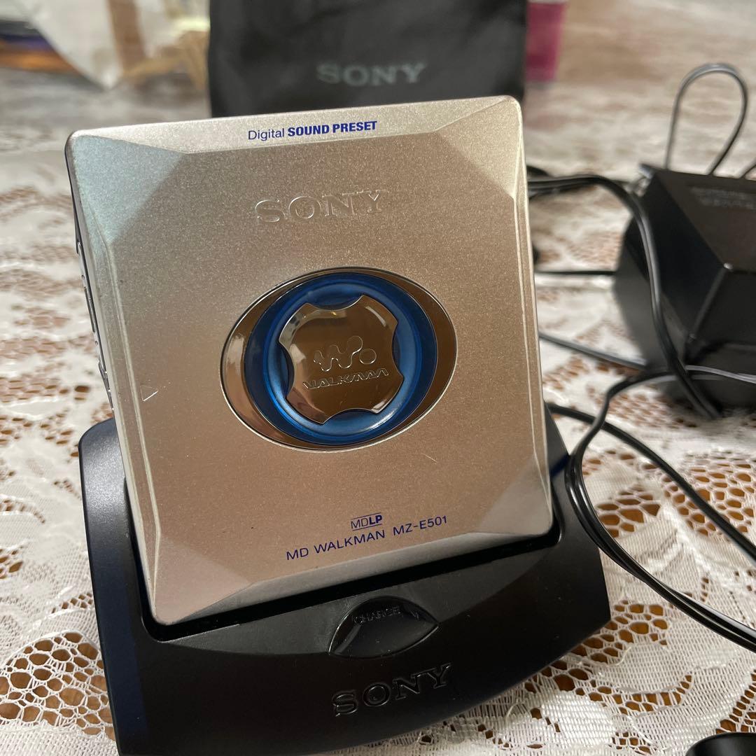 SONY MZ-E501 シルバー MDウォークマン　動作確認済　アクセサリー